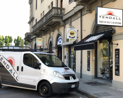 installazione di tende da sole per interno e esterno